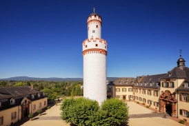 Bad Homburger Schloss- Der weiße Turm aus dem 14. Jhd.